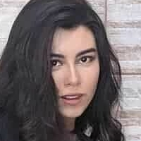 Larissa Liveir Nøgen