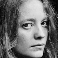 Leonie Benesch Nøgen