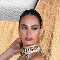 Lily James Nøgen