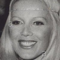 Lisa Farringer Nøgen