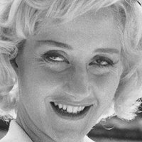 Liz Fraser Nøgen