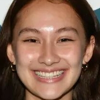 Lola Tung Nøgen