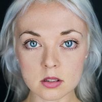 Lucy Clarvis Nøgen