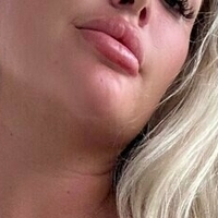 Lucy Nicholson Nøgen