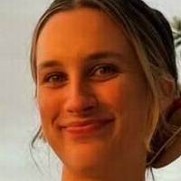 Mackenzie Lee Nøgen