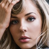 MacKenzie Porter Nøgen