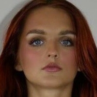 Maddy Hewett Nøgen