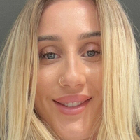 Maria Petrenko Nøgen