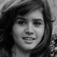 Maria Schneider Nøgen