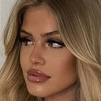 Melaniethrr Nøgen