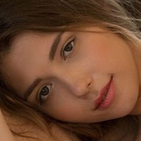 Mila Azul Nøgen