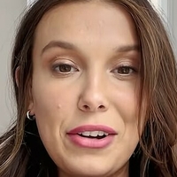 Millie Bobby Nøgen