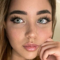 Natasha Snyder Nøgen