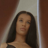 nellymodel Nøgen