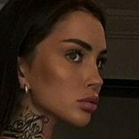 Nessa Moore Nøgen