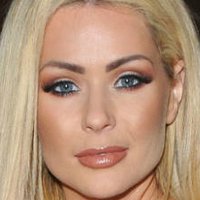Nicola McLean Nøgen