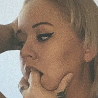 Nikkiwaters Nøgen