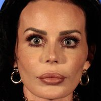 Nina Moric Nøgen