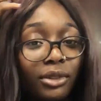 Noelle KaylahRich Nøgen