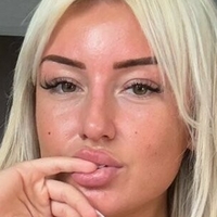 Petiteblond Nøgen