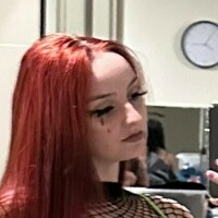 pole.brat Nøgen