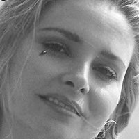 Priscilla Barnes Nøgen