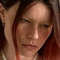 Rhian Teasedale Nøgen