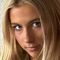 Romy Mars Nøgen