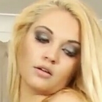 Sam Bowden Nøgen