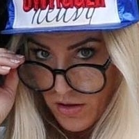 Sarah Giggle Nøgen
