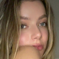 Sarina Sommer Nøgen