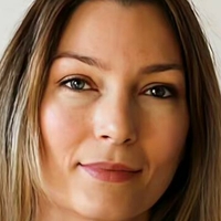 Sierra Shine Nøgen