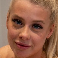 Sofia Hill Nøgen