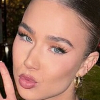 StewardSabrina Nøgen