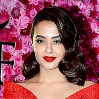 Surveen Chawla Nøgen