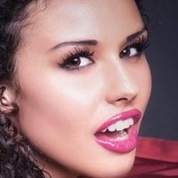Vanessa Tavares Nøgen