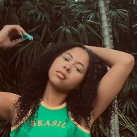 Vitoria Oliveira Nøgen