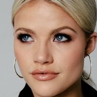 Witney Carson Nøgen