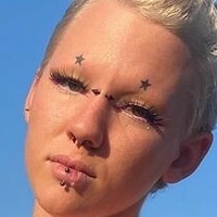 WoahPhinn Nøgen