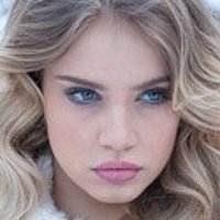 Xenia Tchoumitcheva Nøgen