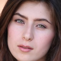 Yana Yatsuk Nøgen