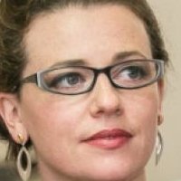 Yvonne Ross Nøgen